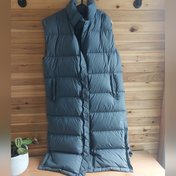 ARITZIA TNA SUPER PUFF LONG VEST - Picture 2 of 14